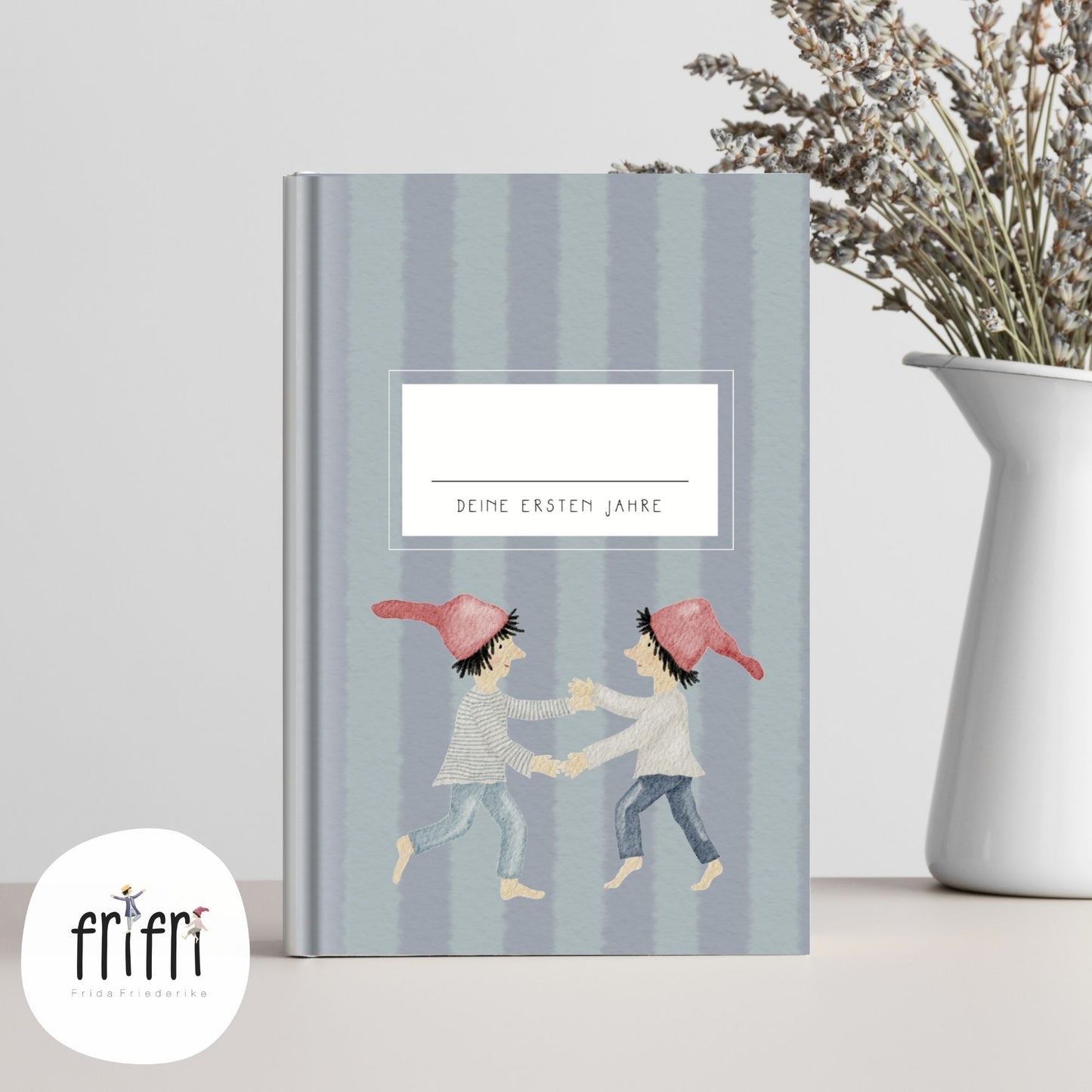 Baby Erinnerungsbuch handillustriert Zwergendesign | Babyalbum 0–3 Jahre Hardcover | Geschenk zur Geburt & Taufe | Aquarell Ausfüllalbum