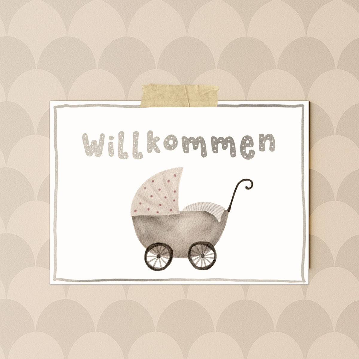 Willkommenskarte Baby mit Kinderwagen und silberner Schrift Willkommen